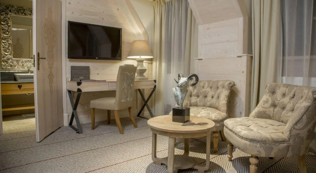 ARIES Hotel & SPA