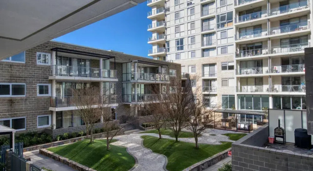 Апартаменты Spacious 1-Bedroom Apartment With Parking
