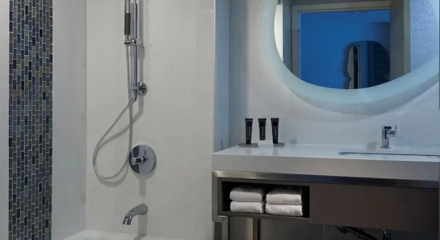 Четырёхместный номер Standard с красивым видом из окна Hard Rock Hotel Daytona Beach