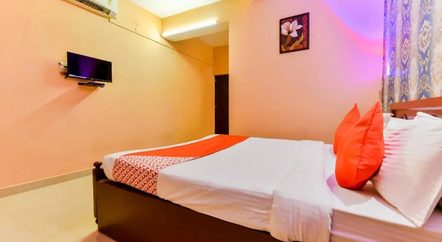 Hotel Mars By OYO Rooms