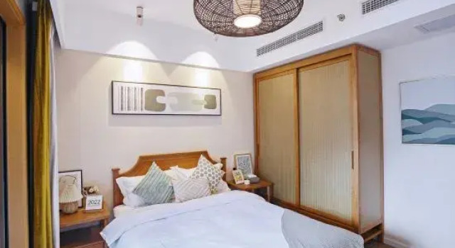 Люкс с 2 комнатами с балконом и с видом на море Sun Moon Star Surf Sea View Resort (Wanning Sun Moon Bay Branch)