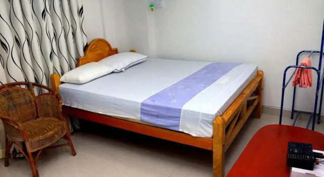 Gandhi Guest House & White Palace, Reserva ahora Hostal o pensión Kantale Sri Lanka