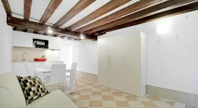 Fenix Colombina in Biennale - Your little house, Забронировать Отель Кастелло Венеция