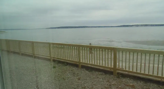 Четырёхместный номер Standard с видом на воду Water Front Inn