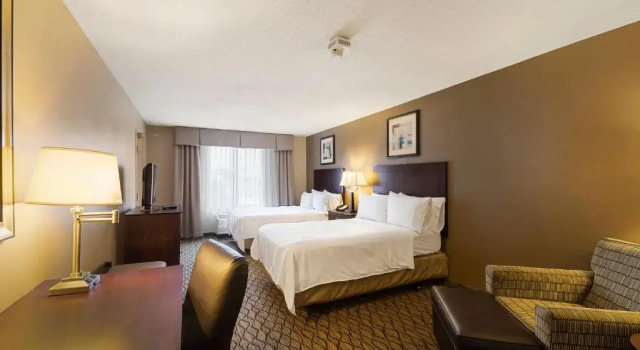 Четырёхместный номер Standard Holiday Inn Express Bloomington West by IHG