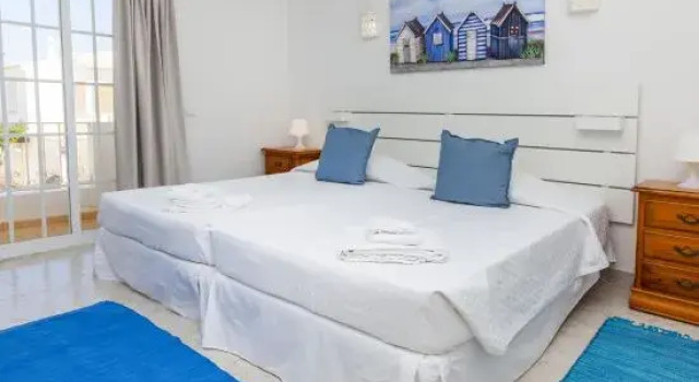 Q 03 - Bedroom 3 in Casa do Topo Guesthouse, Varaa Hotelli Lagos Albufeira