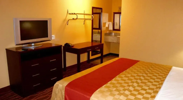 Четырёхместный номер Standard Holiday Lodge - Salem,OR