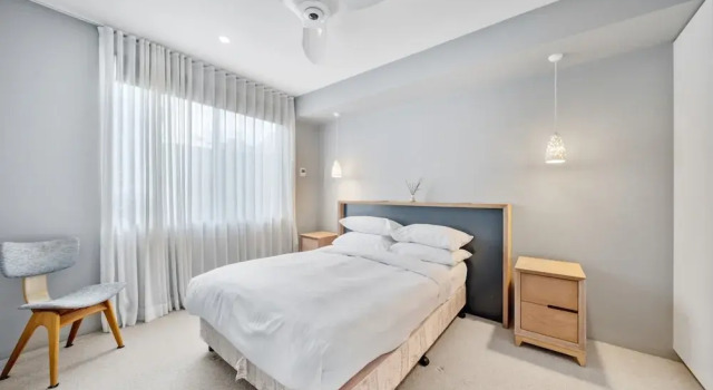 Luxurious 2-bed: Pool, Lift, Dining, Book Hotel Tuggeranong New South Wales