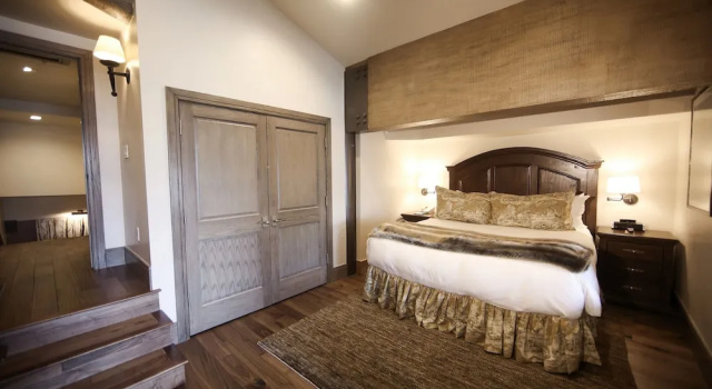 Deer Valley Two Bedroom Loft Suite with Easy Access to all Park City has to Offer 2 Condo by RedAwning, Book Hotel Hoteller i Mound City med parkering, Parkering