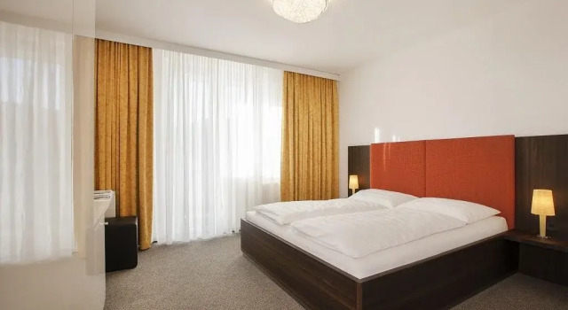 TAUROA Schönberghof Spielberg, Book Hotel Spielberg Styria
