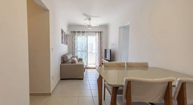 Apto com Ar e 2 Dorm na Vila Mirim Perto da Praia