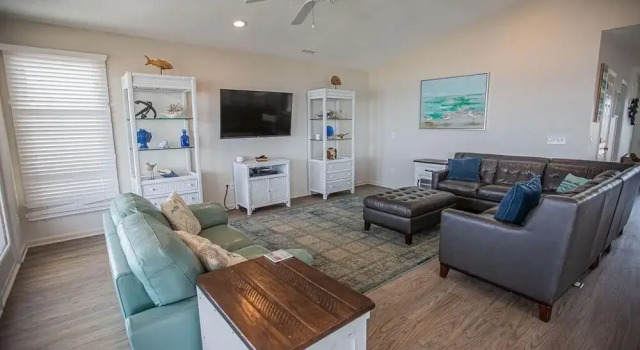 Ohana Tides 5 Bedroom Home by RedAwning