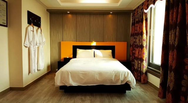 Sokcho Eastern Tourist Hotel, Забронировать Отель Отели Сокчхо 5 звезд, рядом с Туристический и рыбный рынок Сокчхо, 5*