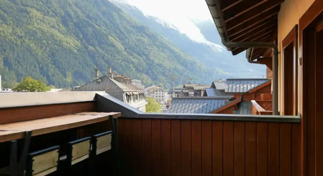 APARTMENT LONGVIEW - Central Chamonix - Sleeps 8