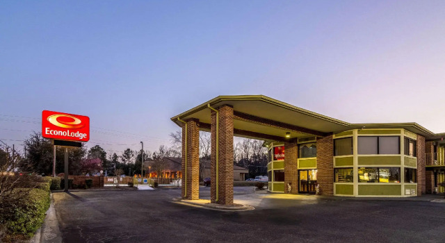 Четырёхместный номер Standard Econo Lodge Whiteville