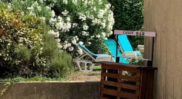 Вилла Villa Familiale avec Piscine au coeur de 1200m² de jardin..
