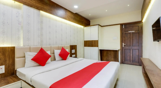 OYO 16733 Hotel Sunshine