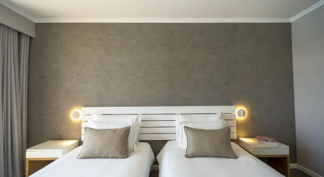 Двухместный номер Standard с балконом и с видом на бассейн Arribas Sintra Hotel