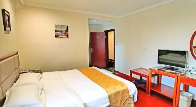 Номер Standard GreenTree Inn JiNan Bus Terminal Station Express Hotel