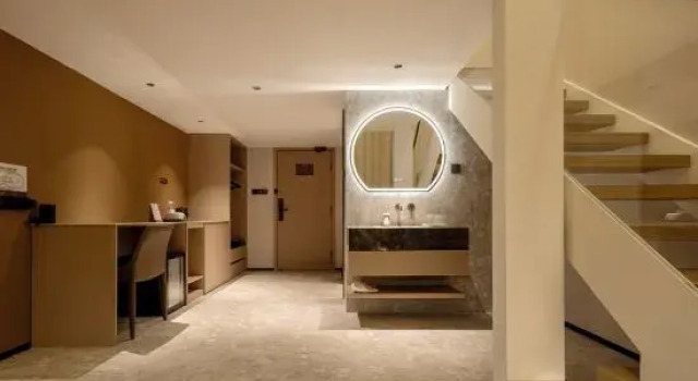 Люкс Moring Hotel Longfor Commercial Street  Wdndaguangchang Kaifaqu Yantai