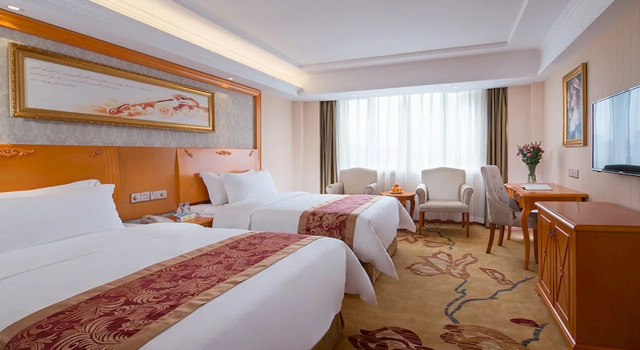 Vienna Hotel Zhongshan Bus Station, Book Hotel Billige hoteller i Zhongshan