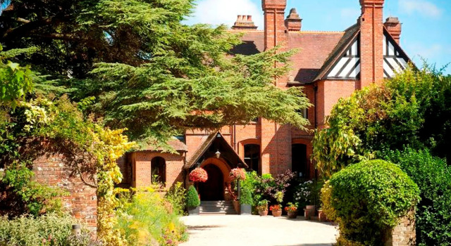 Careys Manor Hotel & SenSpa, Забронировать Отель Отели Брокенхёрст с парковкой, Парковка