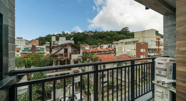 302 Bl 03 Waldgarten Bombinhas - 50 m do Mar e Frente Avenida - Condomínio de Alto Padrão - Piscina - Academia - Salão de jogos