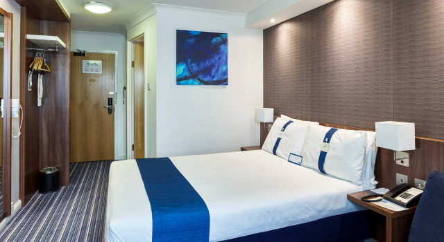 Holiday Inn Express Glenrothes, Reservar Hotel Hotéis em Scotland com estacionamento, Estacionamento