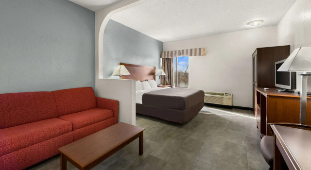 Люкс Suburban Studios Kansas City Airport North