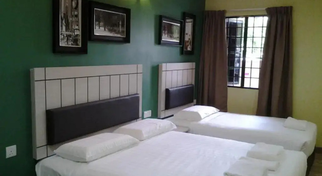 Трёхместный номер Standard Suria Seremban Hotel