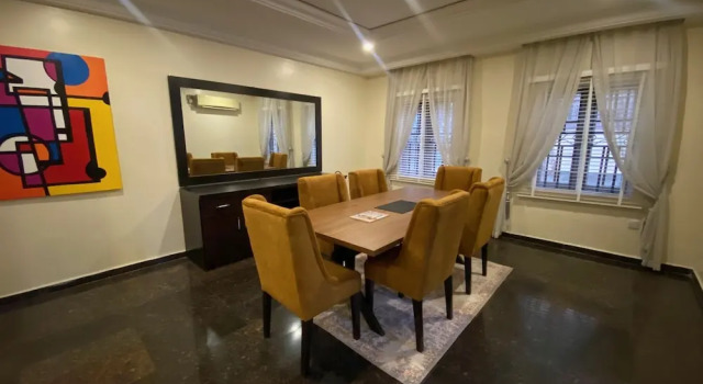 Апартаменты Executive Tenny's Place Apartments Jabi