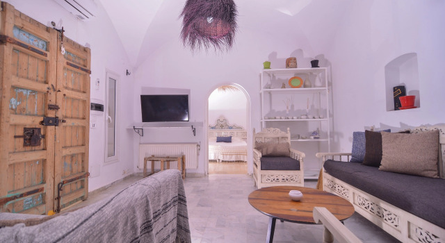 Airbetter - Fabulous Stay at Villa Skander Hammamet with Pool, Rezerwuj Willa Hotele w Nabeul Governorate z parkingiem, Parking