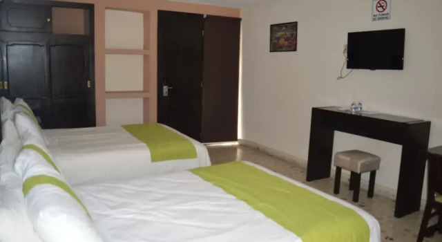Четырёхместный номер Standard Hotel Jardin Real