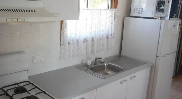 Номер Standard с балконом и с видом на озеро Two Shores Holiday Village
