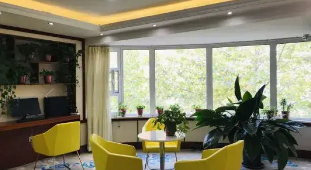 Super 8 Hotel (Weifang Lutai Convention & Exhibition Center Gudejin), Varaa Hotelli Edulliset hotellit kohteessa Shandong