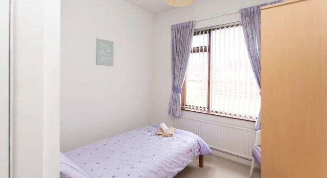 Коттедж с 3 комнатами Lisburn Serviced Accommodation