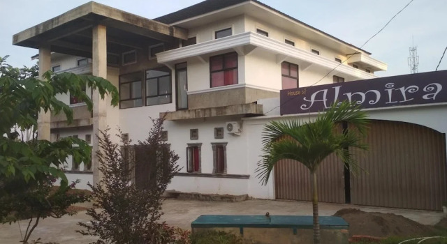 Almira Homestay, Rezerwuj Pensjonat Jambi 