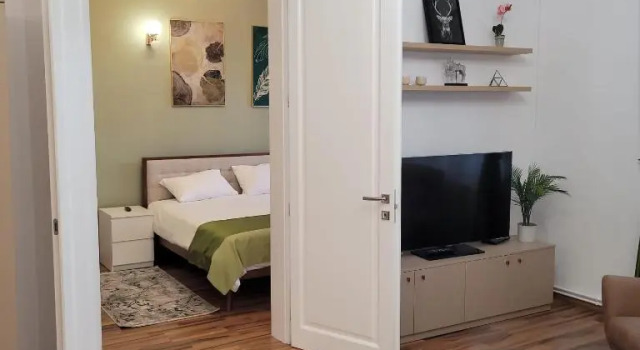 B8 - Spacious, Charming Apartment in Central Sibiu, Varaa Huoneisto Sibiu 