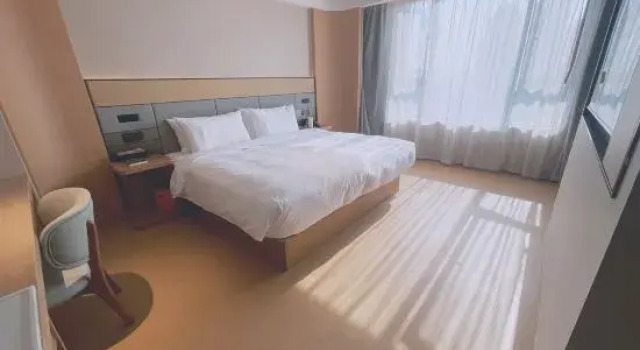 Люкс Deluxe JI Hotel (Wuhan Hubei Police Academy Gutian Er Road)