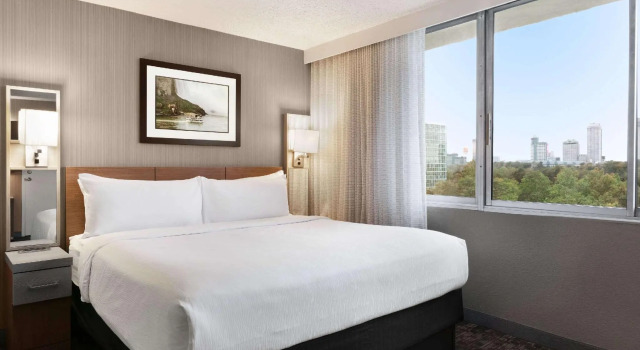 Двухместный номер Deluxe Skyline View Wyndham Garden at Niagara Falls