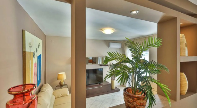 Holiday Home Villa Antonija by Interhome, Buchen Sie Villa Hotels in Gespanschaft Split-Dalmatien mit Pool, Schwimmbad