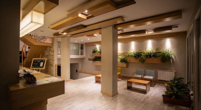 Colonial Hotel Bariloche, Забронировать Отель Отели в центре Сан-Карлос-де-Барилоче, в центре