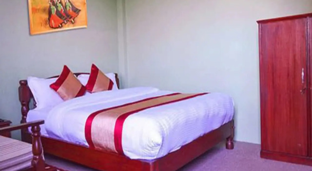 Mount Everest Hotel & Resort