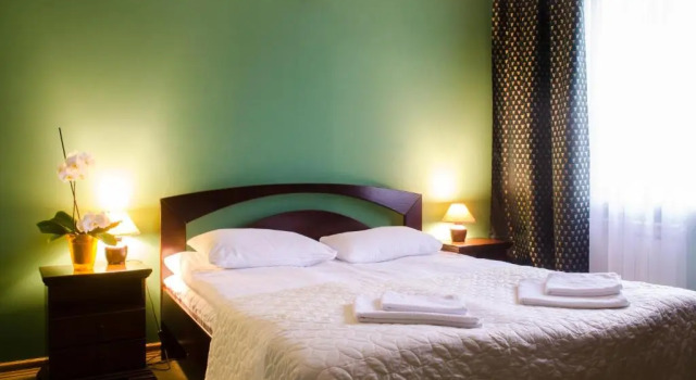 Lelech, Book Hotel Hoteller i Tatariv med pool, Swimmingpool