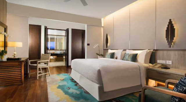 Двухместный люкс oceanfront Conrad Bali
