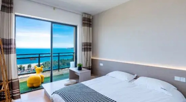 Люкс с 2 комнатами с балконом и с красивым видом из окна Dongshan Warm Sun Sea View Guesthouse