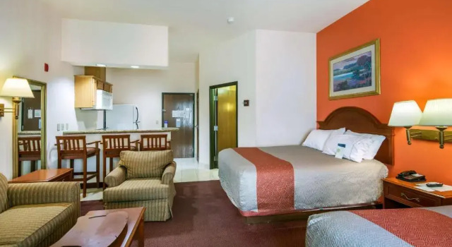 Четырёхместный номер Deluxe Motel 6-Brenham, TX
