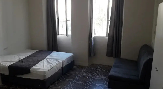 Queen hotel