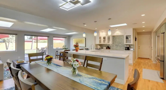 Коттедж с 3 комнатами Private Hot Tub & Sauna: Saulsbury Guest House