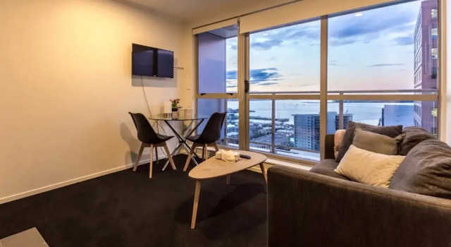 2 Bedroom High-rise Apartment With Harbour Views